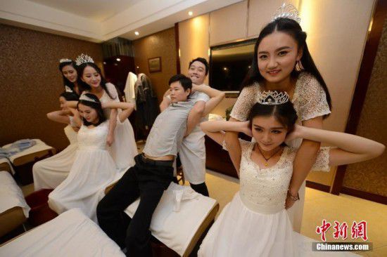 湖南十大?；w到足浴店學理療按摩(圖)