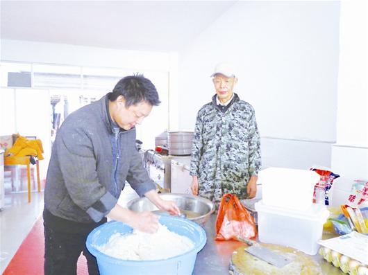 湖北古稀老人58歲白手創(chuàng)業(yè) 靠賣魚丸賺百萬身家 湖北古稀老人58歲白手創(chuàng)業(yè) 靠賣魚丸賺百萬身家