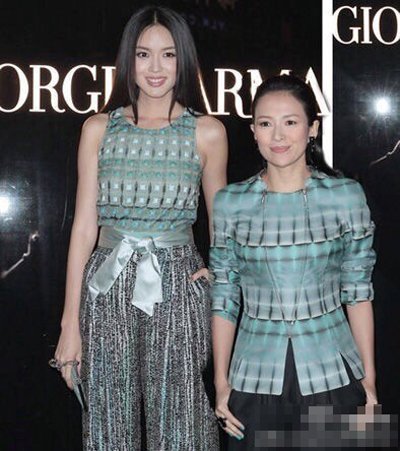 就算氣場絕對強(qiáng)大的貝嫂，跟張梓琳合影幾乎可以讓人忽視