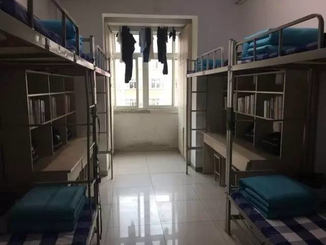 這個(gè)學(xué)校的男生宿舍火了！女同學(xué)都喊著要嫁