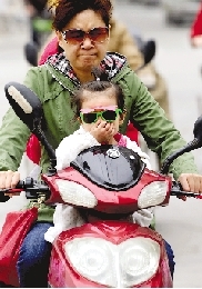 昨天清晨，文化宮路。 鄭州晚報(bào)記者 張翼飛 圖