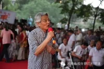 胡希華老師演唱曲劇《屠夫狀元》選段“小茅屋賽過(guò)那金鑾殿” 胡希華老師演唱曲劇《屠夫狀元》選段“小茅屋賽過(guò)那金鑾殿”