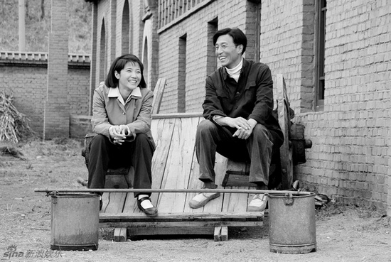 焦裕祿的妻子從縣委伙房借了小半桶水，焦裕祿說，這水是炊事員走四五里路擔(dān)來的，你這算剝削 《電視劇》焦