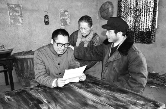 《焦裕祿》拍攝現(xiàn)場，演員穿著冬裝拍戲