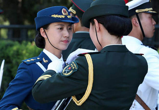 女儀仗兵,這才是2014年真正的女神！