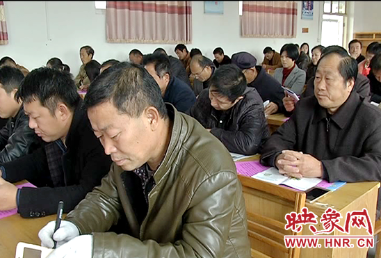 與會(huì)人員認(rèn)真領(lǐng)會(huì)會(huì)議精神 與會(huì)人員認(rèn)真領(lǐng)會(huì)會(huì)議精神